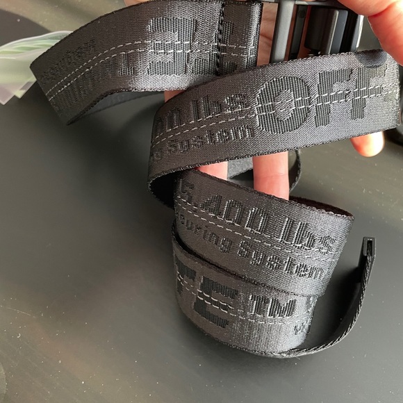 Off-white industrial belt - Picture 4 of 11